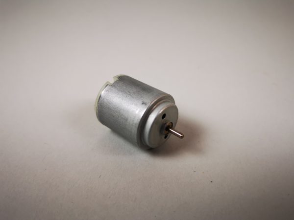 STEMintheBOX Fan-Powered Car small motor.